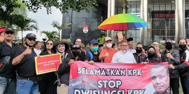 Komite Peduli Keadilan Tuntut Dewas Berhentikan Ketua KPK Firli Bahuri Komite Peduli Keadilan Tuntut Dewas Berhentikan Ketua KPK Firli Bahuri