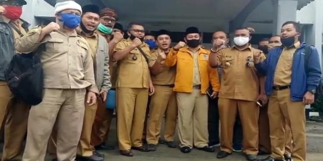 VIDEO Viral : Protes Keras Ke Presiden, Kades Sukabumi Bongkar Data Penerima Bansos Ngawur