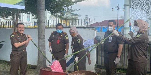 Kejari Tebingtinggi Musnahkan Barang Bukti 85 Perkara Inkracht Juli-November 2020 