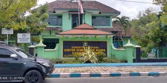 Pengakuan ketua TPA Ngawi : Uang pungli diminta diserahkan kepada suruhan anggota dewan Pengakuan ketua TPA Ngawi : Uang pungli diminta diserahkan kepada suruhan anggota dewan