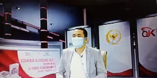Bedah Buku “Pahlawan-Pahlawan Le Parle Covidnomics” Karya Kamrussamad, Komisioner OJK : Yang Diinisiasi Bapak Samad Ini Menjadi Legenda