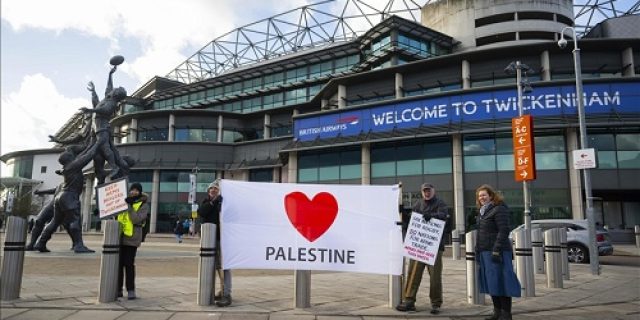 Pameran senjata di Stadion London: Pengunjuk rasa protes perusahaan yang menjual senjata ke Israel