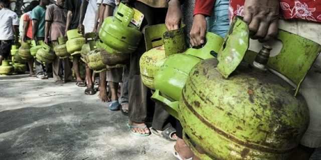 LPG 3 Kg Langka Di Berbagai Daerah,  CERI: Ini Disebabkan Maraknya Pengoplosan LPG 3 Kg Menjadi LPG 12 kg Oleh Para Mafia