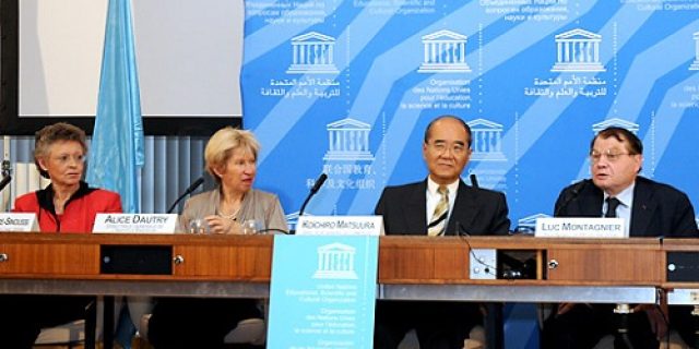 Luc Montagnier, Peraih Nobel Kedokteran Asal Perancis : Hoaks, Kontroversi, dan Konspirasi Covid-19 Luc Montagnier, Peraih Nobel Kedokteran Asal Perancis : Hoaks, Kontroversi, dan Konspirasi Covid-19