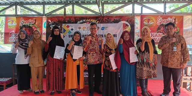 UMKM SKM Bersama UPT PMPI TK Malang Terbitkan Sertifikat Halal Untuk Anggota