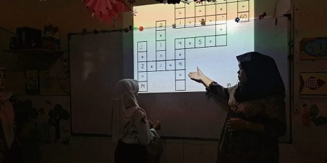 Manfaatkan Media “Canva” dalam Pembelajaran di SDN Putat Jaya II/378 Surabaya Manfaatkan Media “Canva” dalam Pembelajaran di SDN Putat Jaya II/378 Surabaya