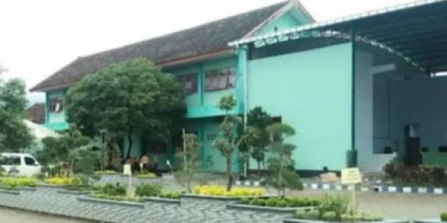 Diduga Sekongkol Kepala Sekolah dan Komite MAN 3 Kediri Lakukan Pungli, Walimurid Dipaksa Bayar Rp 1.400.000 Diduga Sekongkol Kepala Sekolah dan Komite MAN 3 Kediri Lakukan Pungli, Walimurid Dipaksa Bayar Rp 1.400.000