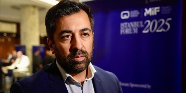 Meminta kesetaraan: Politisi Inggris mendesak umat Islam untuk berinvestasi dalam kepemimpinan, generasi mendatang