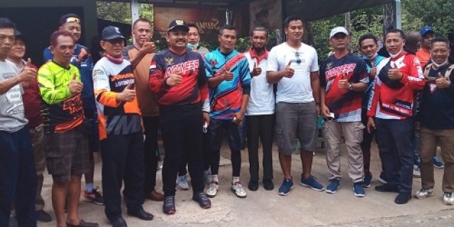Sambang Desa Bupati Ngawi Semangati Warga Untuk Vaksinasi Covid-19 Sambang Desa Bupati Ngawi Semangati Warga Untuk Vaksinasi Covid-19