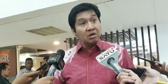 Dengan kalimat Jokowi lebih memanusiakan Rakyat Indonesia, Ara Sirait juga ikut pamit dari Bu Mega Dengan kalimat Jokowi lebih memanusiakan Rakyat Indonesia, Ara Sirait juga ikut pamit dari Bu Mega