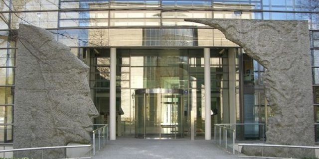 Para pekerja Max Planck Society mendesak perusahaannya mengakhiri dukungan tanpa syaratnya terhadap Israel Para pekerja Max Planck Society mendesak perusahaannya mengakhiri dukungan tanpa syaratnya terhadap Israel