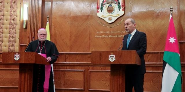 Yordania mengatakan pembatasan Masjid Al-Aqsa yang dilakukan Israel berisiko ‘ledakan’