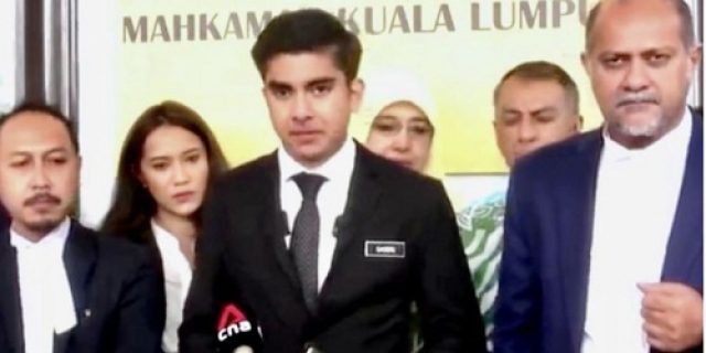 Ahmad Cholis Hamzah: Menpora Dihukum Cambuk