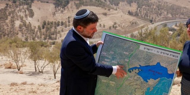 Israel mengusir ribuan warga Palestina dari Tepi Barat