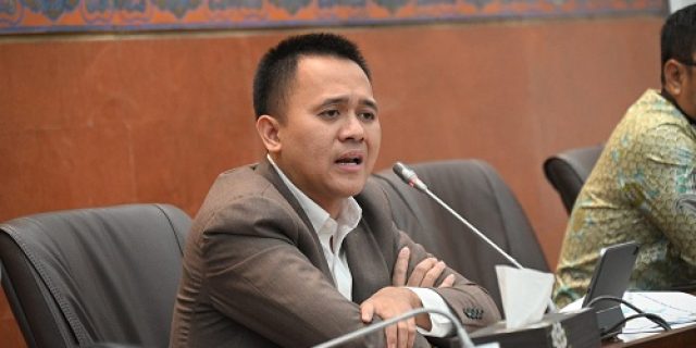 Anggota DPR Mufti Anam: Saya Melihat Pertamina Bagian Dari Mafia Migas