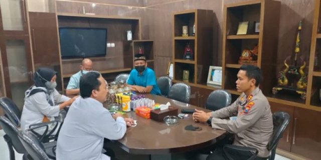 Kapolres Sumenep Melakukan Rapat Koordinasi Dengan DKPPP Sumenep, Mengantisipasi Penyebaran Penyakit PMK Pada Hewan
