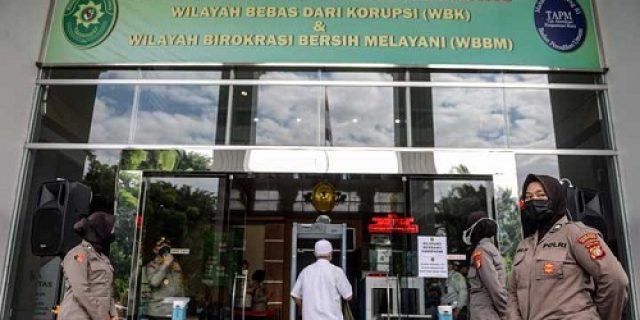 Pengadilan Politik Munarman Dan Kepercayaan Publik