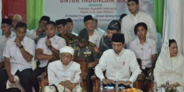 Viral! Video Doa Mbah Maimoen Zubair Sebut Prabowo Didekat Jokowi