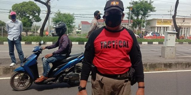 Operasi Prokes Tak Hentikan Semua Pengendara, Warga Protes Operasi Prokes Tak Hentikan Semua Pengendara, Warga Protes