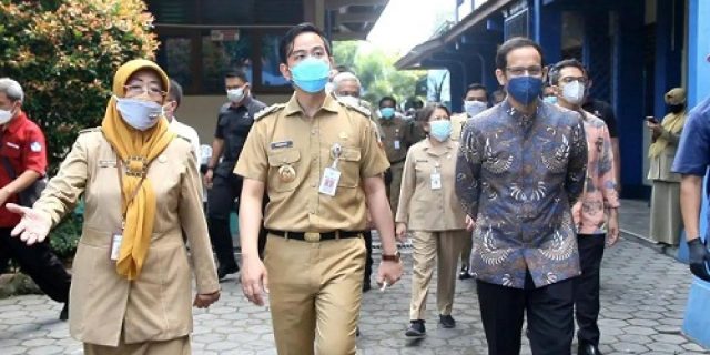 Bayang-Bayang Bisnis di Lingkar Istana: Mencari Jejak Putra Jokowi dan Nadiem Makarim