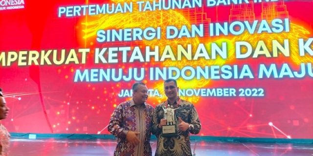 Muhammad Nafik Terima BI Award Sebagai Tokoh Penggiat Ekonomi Syariah