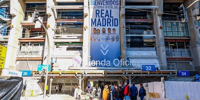 Di Beranda Istana Alhambra (14 – Nonton Bola di Stadion Santiago Bernabeu)