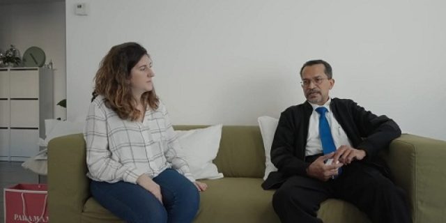 Pasangan Muda Ini Bahagia Dan Kaget, Saat Dikunjungi Dubes Najib