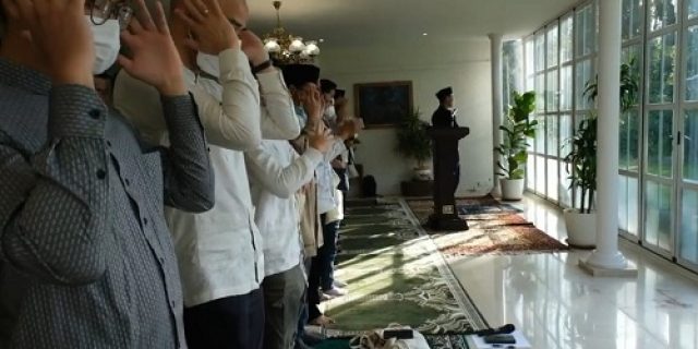Sholat Idul Fitri di KBRI Madrid, Spanyol