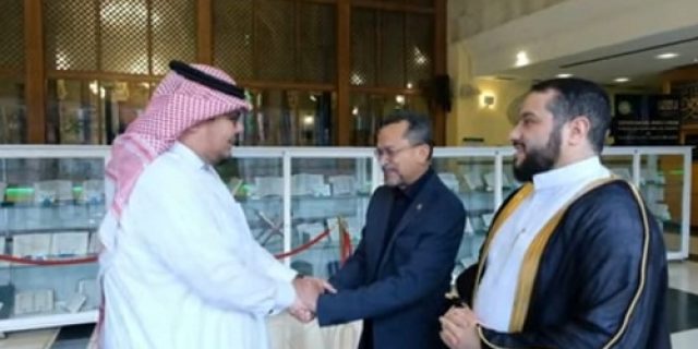 Buka Bersama dengan Imam Masjid Terbesar di Madrid Buka Bersama dengan Imam Masjid Terbesar di Madrid