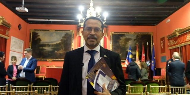 Menghadiri Acara di Gedung Seminar Tertua di Kota Madrid