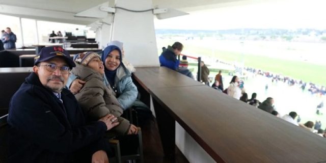 Serunya Pacuan Kuda di Madrid, Hanya Dibuka 2 Kali Setahun Serunya Pacuan Kuda di Madrid, Hanya Dibuka 2 Kali Setahun