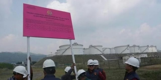 Menguak Permainan Kotor Mafia Migas (2): Blending Ilegal Pertalite di Terminal Merak