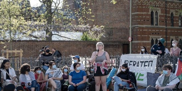 Universitas Cambridge melakukan divestasi dari semua perusahaan penghasil senjata