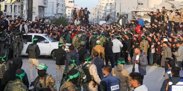 Hamas meminta Palang Merah untuk mempersiapkan pemindahan sandera