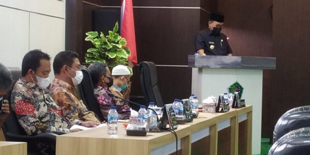 Paripurna Jawaban Bupati terhadap R-APBD Kabupaten Pamekasan TA 2022 Paripurna Jawaban Bupati terhadap R-APBD Kabupaten Pamekasan TA 2022