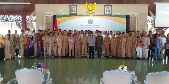 Bupati Pamekasan Ajak Kades Terpilih Pada Pilkades Serentak 2022 Agar Aktif Gali Potensi Desa