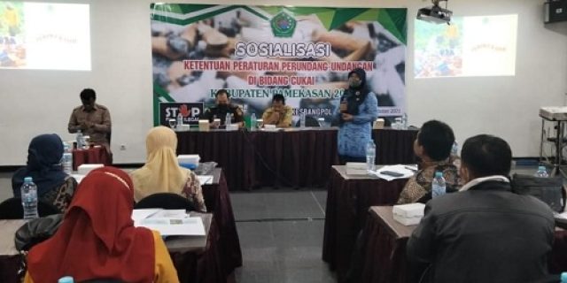 Bakesbangpol Pamekasan Gandeng Ormas Dan LSM Tekan Peredaran Rokok Ilegal Bakesbangpol Pamekasan Gandeng Ormas Dan LSM Tekan Peredaran Rokok Ilegal
