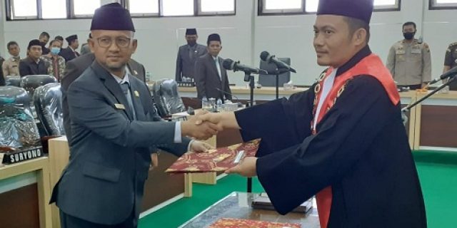 DPRD Kabupaten Pamekasan Gelar Paripurna Pengucapan Sumpah Jabatan PAW Ketua dan Wakil Ketua