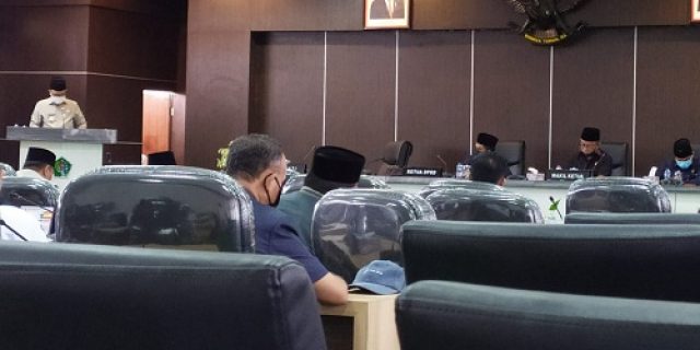 Penyampaian Nota Penjelasan Bupati Mengenai Raperda APBD Kabupaten Pamekasan TA 2022