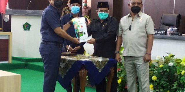 Paripurna Penetapan Raperda P-APBD TA 2021 Kabupaten Pamekasan Menjadi Perda Paripurna Penetapan Raperda P-APBD TA 2021 Kabupaten Pamekasan Menjadi Perda