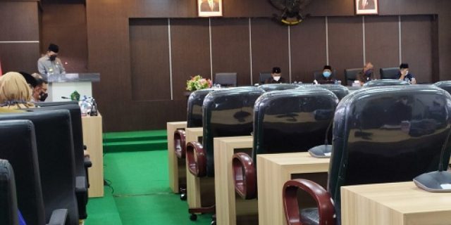 DPRD Gelar Rapat Paripurna Penjelasan Bupati Mengenai Raperda Perubahan RPJMD Kabupaten Pamekasan 2018 – 2023