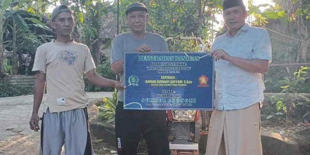 Politisi Partai Gerindra Sumenep Suwaifi, Serahkan Bantuan Handtraktor Untuk Kelompok Tani