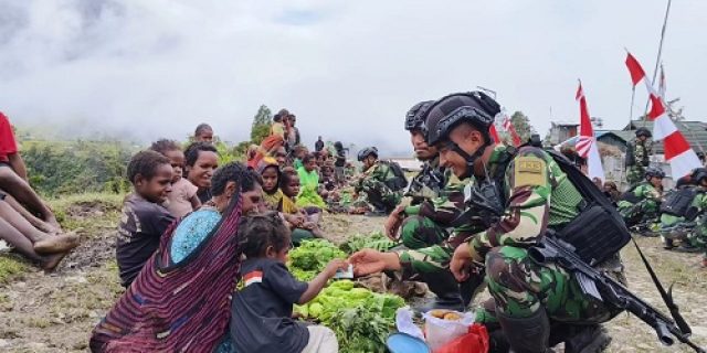 Ramaikan Pasar Tumpah dan Jaga Keamanan, Satgas YPR 433/JS Bantu Roda Perekonomian Masyarakat Distrik Dal, Kab. Nduga. Ramaikan Pasar Tumpah dan Jaga Keamanan, Satgas YPR 433/JS Bantu Roda Perekonomian Masyarakat Distrik Dal, Kab. Nduga.