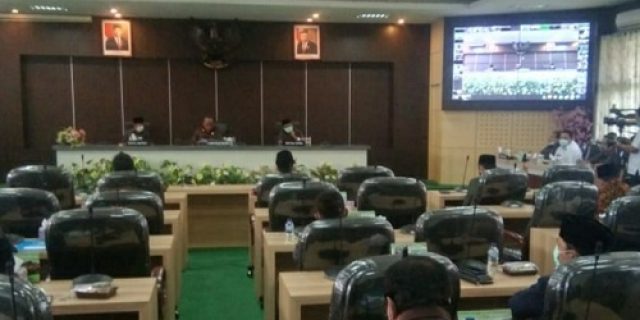 Pandangan Umum Fraksi Mengenai Raperda Penambahan Penyertaan Modal Daerah ke PDAM dan Raperda APBD TA 2021