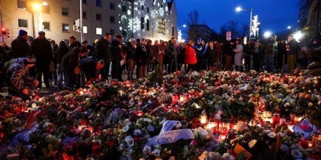 Tersangka penyerangan pasar Natal Jerman ditahan atas tuduhan pembunuhan Tersangka penyerangan pasar Natal Jerman ditahan atas tuduhan pembunuhan