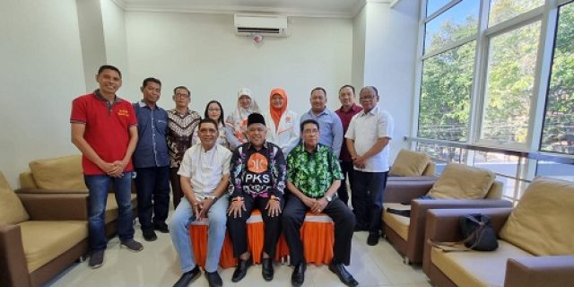 Titip Aspirasi Ke PKS, 8 Pendeta Surabaya dan Sidoarjo Dukung Anies Capres 2024 Titip Aspirasi Ke PKS, 8 Pendeta Surabaya dan Sidoarjo Dukung Anies Capres 2024