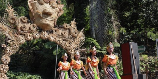 Festival Muria Raya Merayakan Keterhubungan: dari Gunung, Gamelan Batu, hingga Leluhur Masa Depan