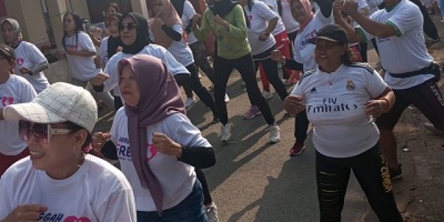 Diluar Prediksi 02 FREN Senam Bersama Ratusan Warga Kelurahan Bujel Diluar Prediksi 02 FREN Senam Bersama Ratusan Warga Kelurahan Bujel