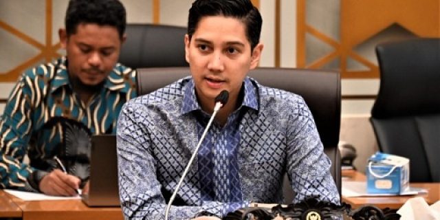 Isu Pelepasan Hutan Jadi Perhatian DPR, Wakil Ketua Komisi IV: Isu Pelepasan Hutan Ini Tidak Bisa Kita Anggap Enteng Isu Pelepasan Hutan Jadi Perhatian DPR, Wakil Ketua Komisi IV: Isu Pelepasan Hutan Ini Tidak Bisa Kita Anggap Enteng