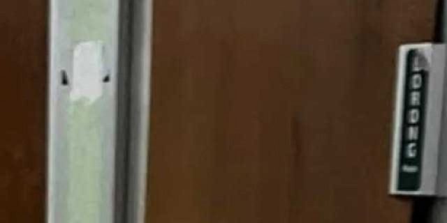 Diduga permintaan anestesi tidak dituruti, MDS menendang pintu ruang bersalin